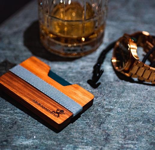 MakakaOnTheRun® Wood Slim Wallet | Jedes Stück ein Unikat - MakakaOnTheRun